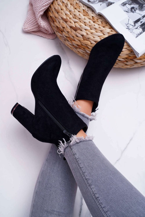 Чоботи жіночі на підборах чорні Domeno