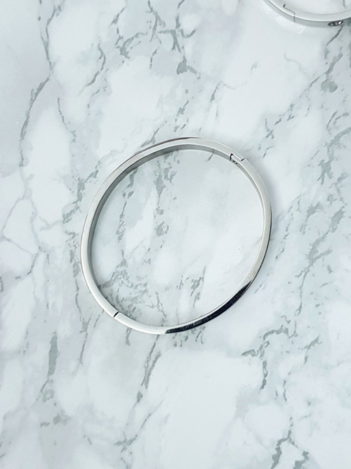 Жіночий сталевий браслет із гравіюванням Miss.