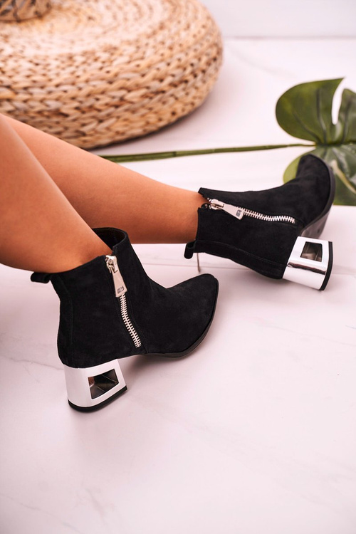 Жіночі чоботи на сріблястому блоковому каблуці замшеві чорні Нора