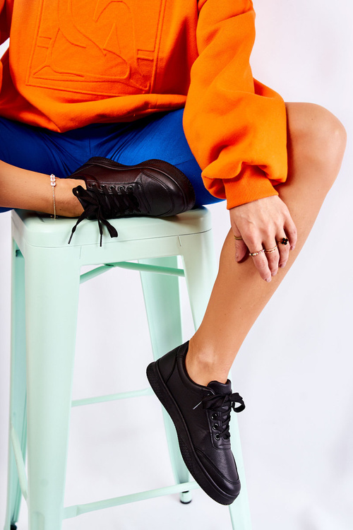 Жіноче класичне спортивне взуття Black Garcia