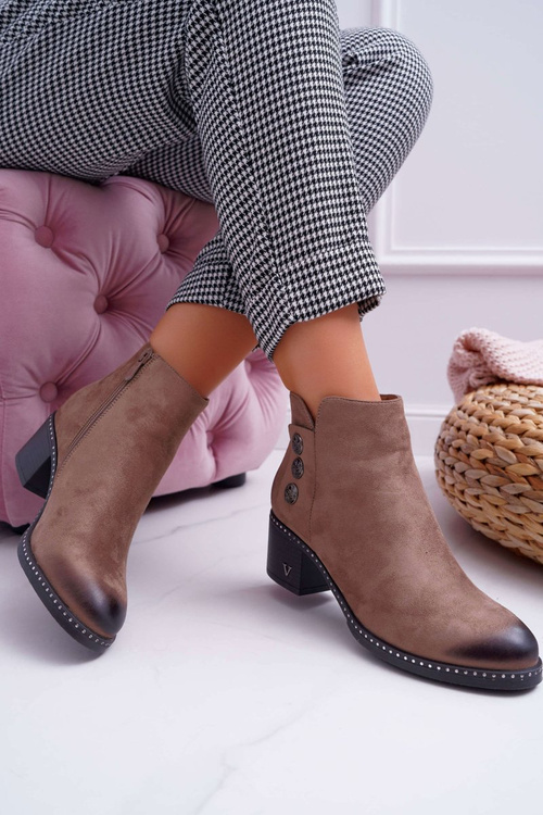 Жіночі чоботи на плоскій підошві бежеві тристрам