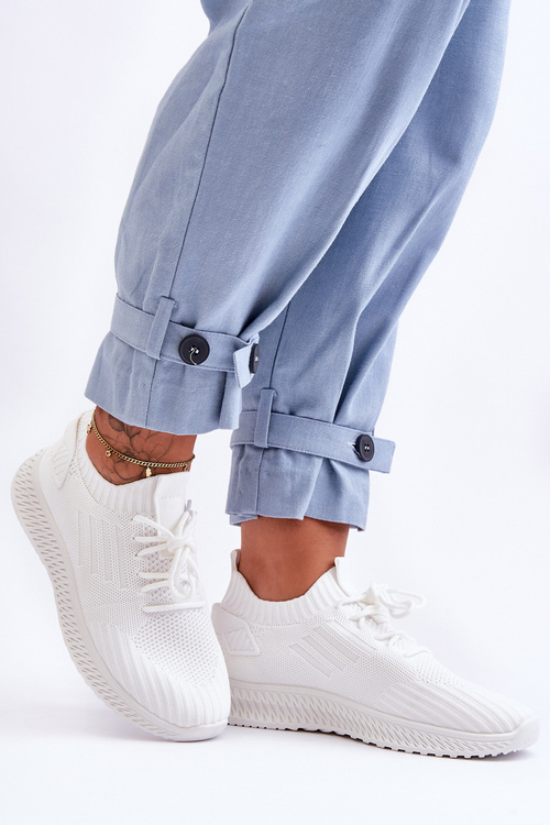 Жіноче спортивне взуття без шнурівки білі Zauna