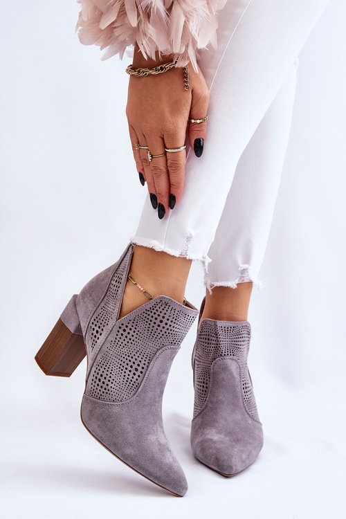 Ажурні замшеві чоботи на підборах сірі Leanna