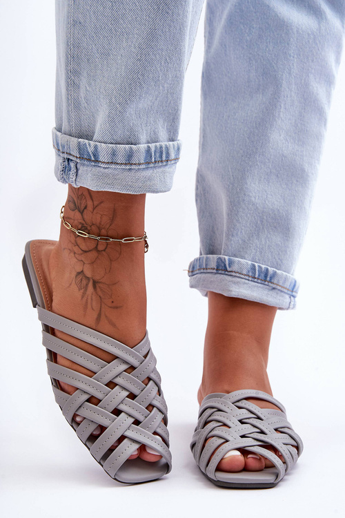 Жіночі шкіряні тапочки на лямках сірі Doralia