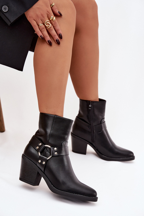 Теплі жіночі черевики на каблуці з декоративним елементом чорні Jurelle