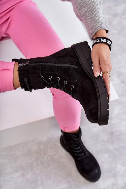 Жіночі замшеві чоботи на плоскій підошві на шнурівці чорні Firmina