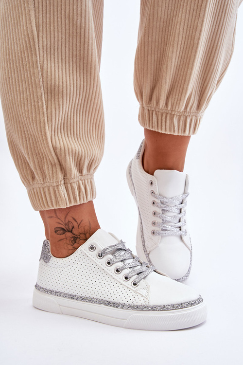 Жіночі низькі перфоровані кросівки білі та сріблясті Daxton
