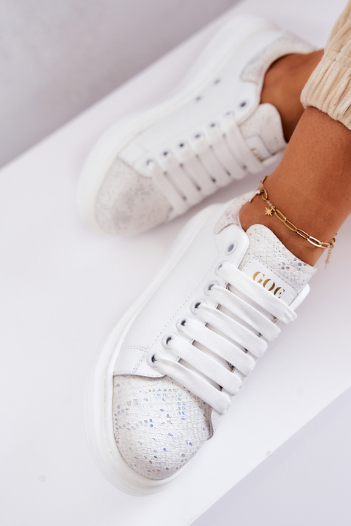 Жіноче спортивне взуття GOE JJ2N4053 Білий