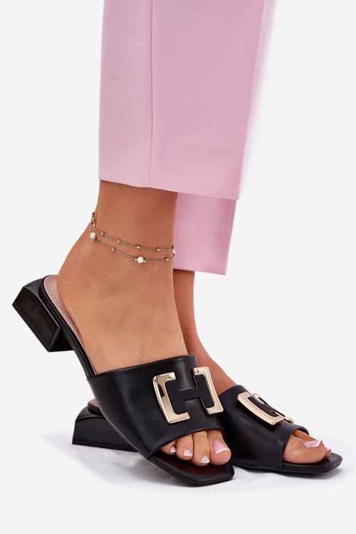 Елегантні Жіночі Сандалі На Босоніжці З Золотою Деталлю 62229 Чорні Vinceza