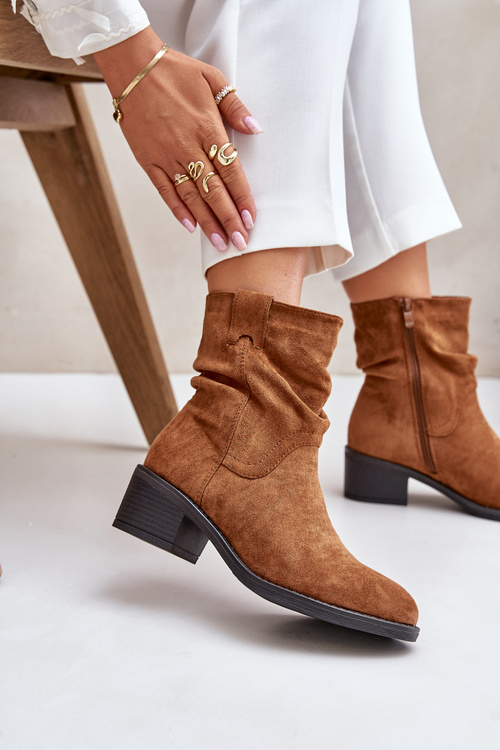 Теплі жіночі чоботи з присборенной халявою на низькому каблуці бежеві Зінаня