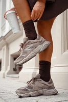 Коричневий, бежевий