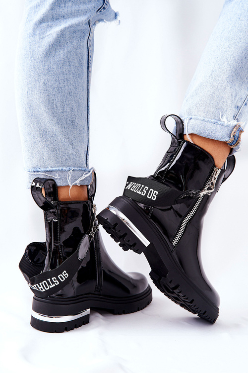 Шкіряні лаковані чоботи із застібкою Чорний Cortona