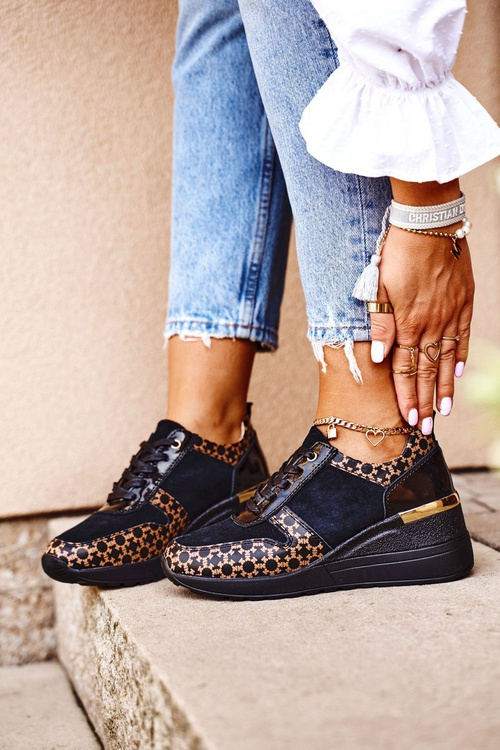 Жіноче спортивне взуття Кросівки шкіряні чорні Metronus