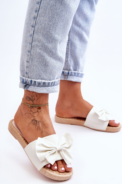 Модні жіночі тапочки з бантом білі Estera