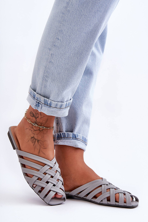 Жіночі шкіряні тапочки на лямках сірі Doralia