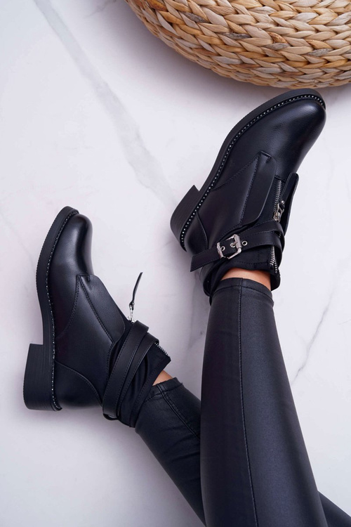 Жіночі черевики на плоскій підошві з пряжкою з кристалами, чорні Denovio