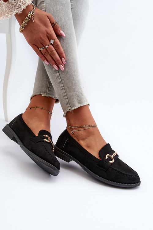 Жіночі лофери на плоскій каблуці з прикрасами чорного кольору