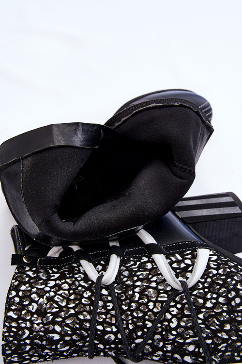 Жіночі шкіряні туфлі Maciejka 05605-01 чорно-білі