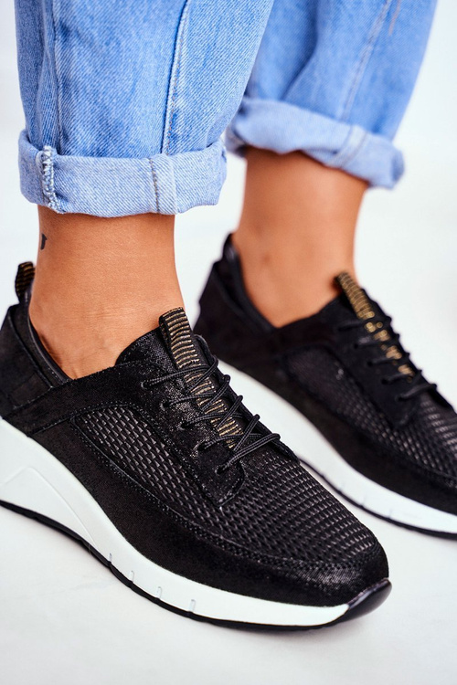 Жіноче спортивне взуття шкіряне чорне Love Me