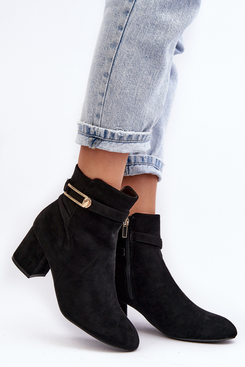 Жіночі чоботи на низькому каблуці чорні Verice