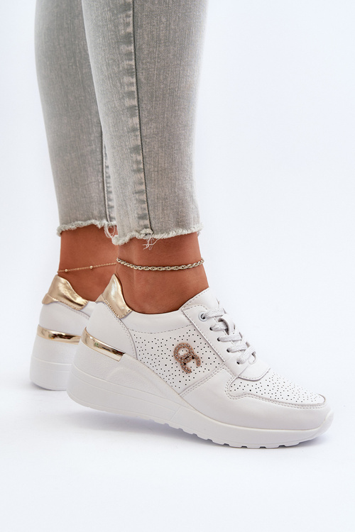 Жіночі шкіряні кросівки на танкетці білі D&A LR810