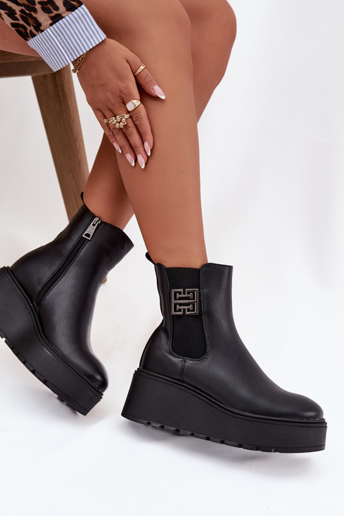 Теплі жіночі чоботи на платформі з оздоблювальним деталем Vinceza 58551 Чорний