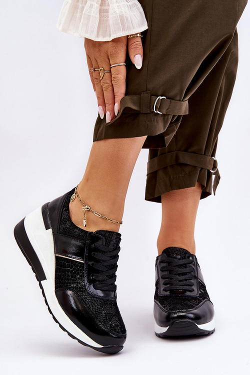 Жіночі шкіряні кросівки на танкетці Чорні Crosby