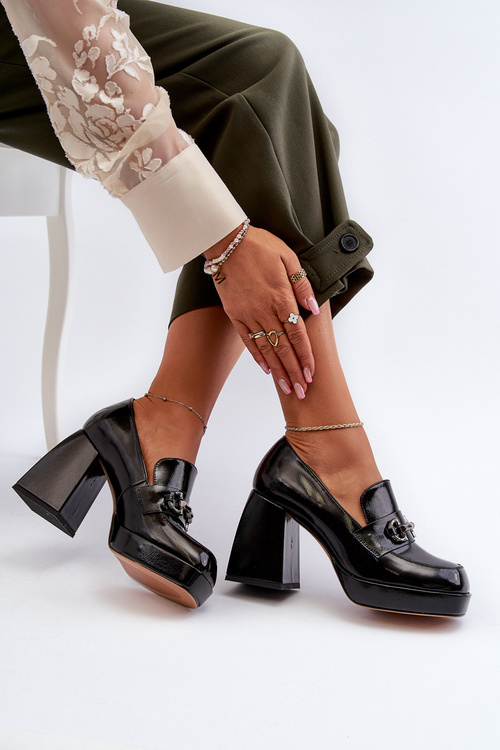 Чорні лаковані жіночі туфлі D&A MR38-906