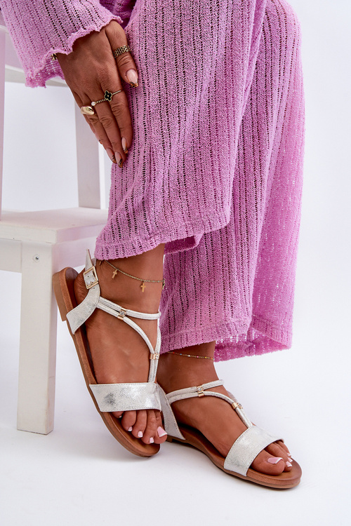 Жіночі сандалі на плоскій підошві з ремінцями S.Barski KV27-010 біло-сріблясті