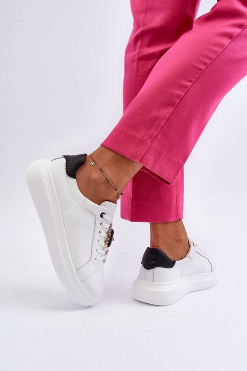 Жіночі шкіряні кросівки з ведмедиком білі Mirven