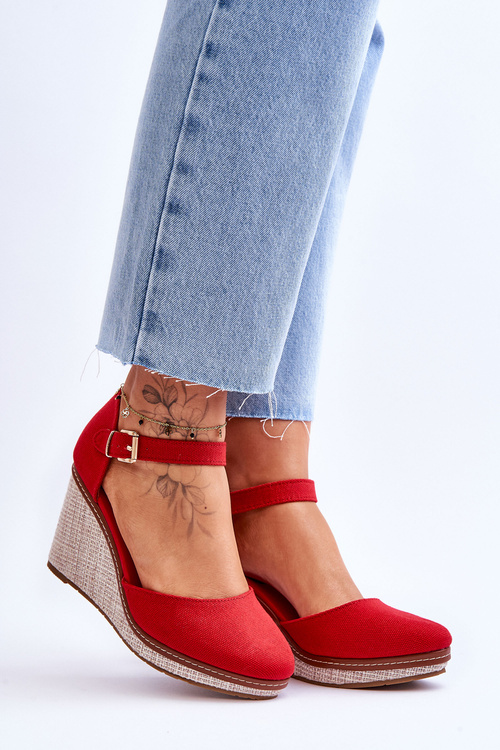 Жіночі класичні босоніжки на танкетці Red Malani