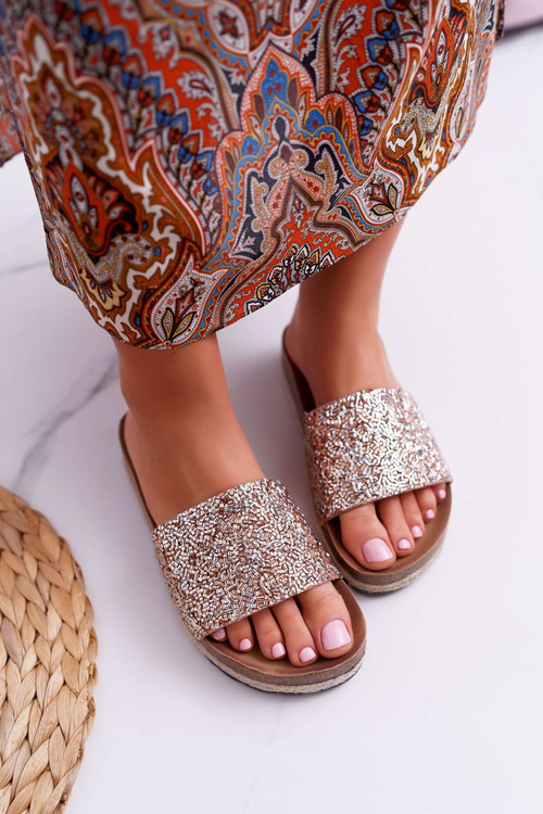 Жіночі елегантні шльопанці на товстій підошві золотого трикотажу