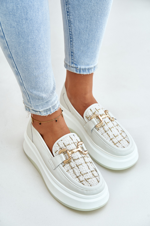 Шкіряні жіночі мокасини на платформі з золотистим декором 89105 Vinceza Light Beige