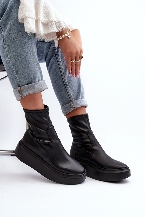 Чорні шкіряні жіночі черевики Zazoo 3395 на масивній платформі