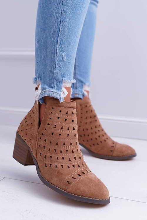 Жіночі чоботи на шпильці ажурні з вирізами коричневі міланські