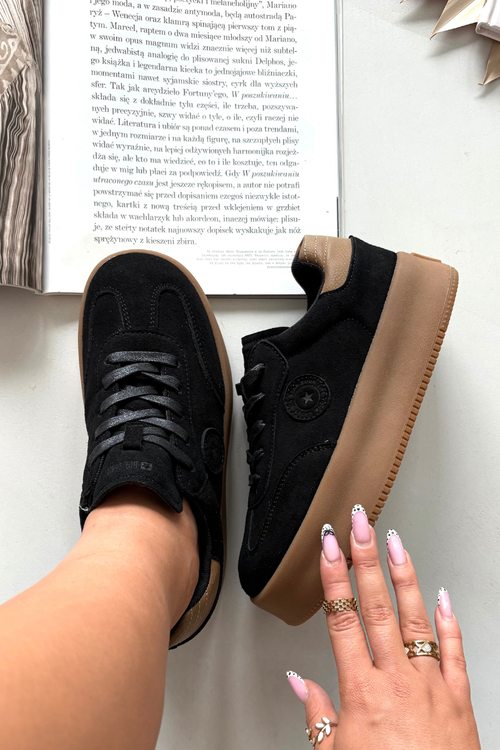 Взуття жіноче на платформі Big Star SS274761 Чорне