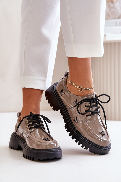 Лаковане жіноче взуття з декором натуральна шкіра бежеві Artiker 55C1010