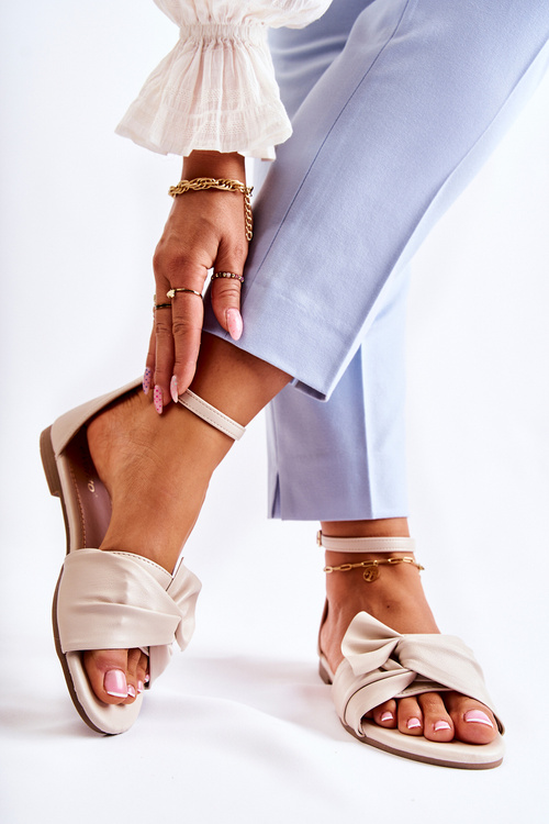 Модні жіночі шкіряні босоніжки бежеві Астана