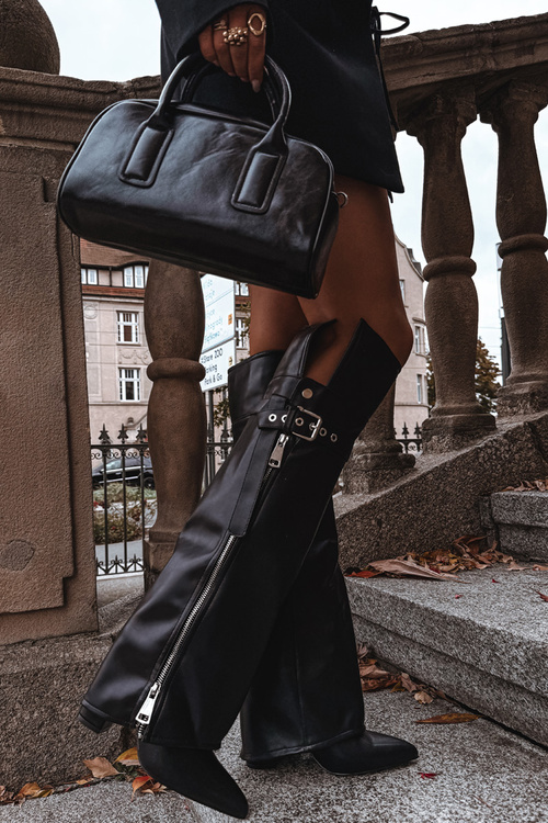 Теплі жіночі чоботи за коліно на підборах з ремінцем пряжкою і срібною блискавкою Чорні Reisa