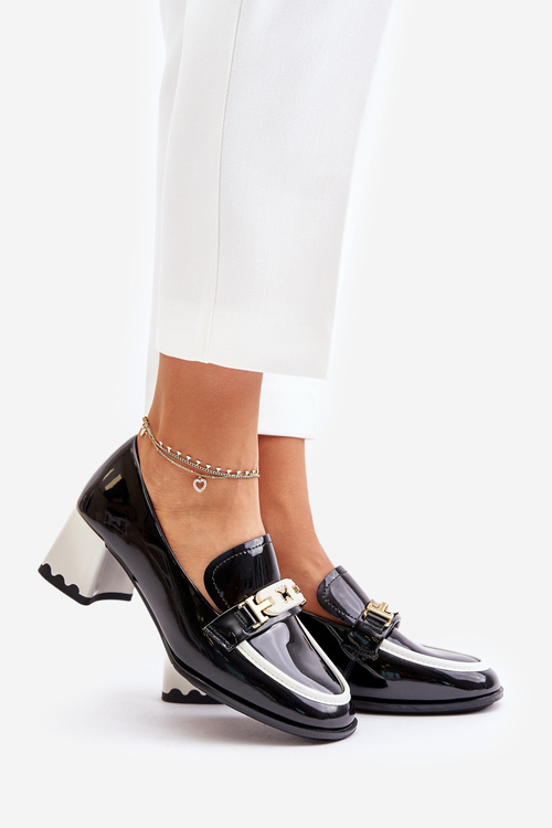 Лаковані жіночі туфлі з декором Black Artiker 55C1002