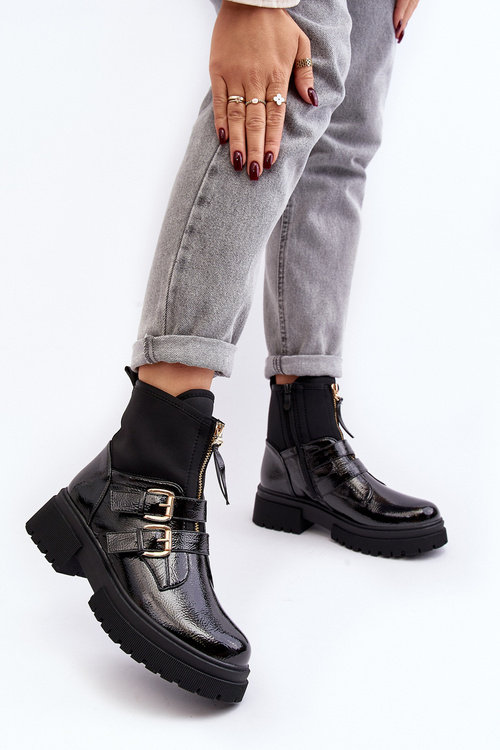 Чорні лаковані жіночі ботильйони на плоскому каблуці Rellisa