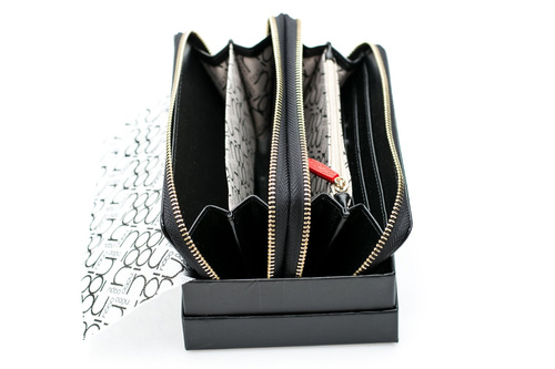 Великий жіночий чорний лакований гаманець Nobo