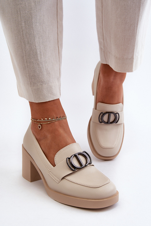 Жіночі туфлі на підборах з бежевим декором Nedarea