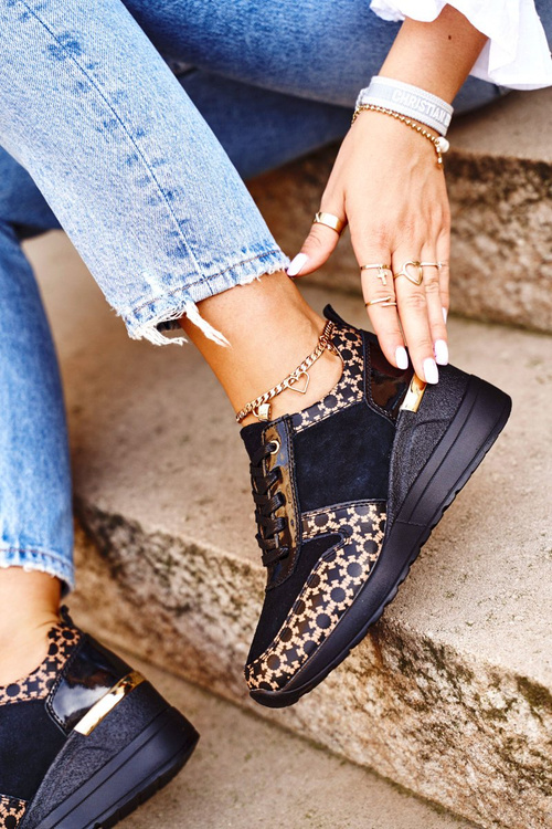 Жіноче спортивне взуття Кросівки шкіряні чорні Metronus