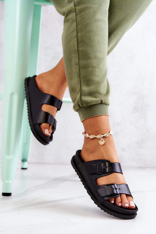 Гумові тапочки з пряжкою Black Corina