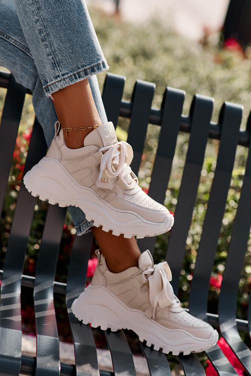 Жіночі шкіряні кросівки CheBello 4583 бежевого кольору