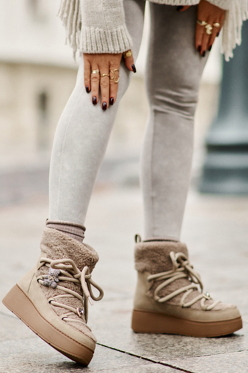 Жіночі зимові черевики з декором і хутром ягняти коричневого кольору Almatiza