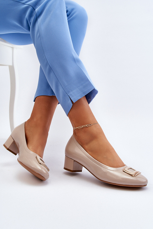 Бежеві лаковані туфлі Enollia з прикрасами