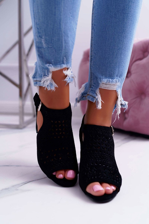 Жіночі босоніжки на шпильці з відкритим носком чорні Olenia