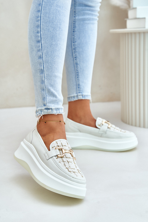 Шкіряні жіночі мокасини на платформі з золотистим декором 89105 Vinceza Light Beige